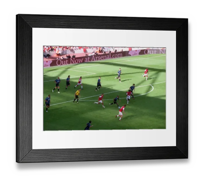 Framed Print : Arsenal Triumphs Over Inter Milan 2-1 in Emirates Cup Day Two