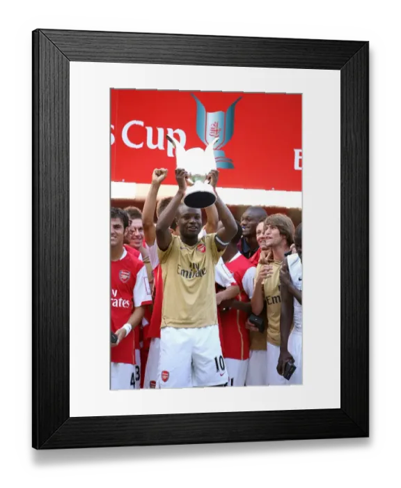 Framed Print : William Gallas Triumph: Arsenal's Emirates Cup Victory over Inter Milan (2007) Framed Print : William Gallas Triumph: Arsenal's Emirates Cup Victory over Inter Milan (2007)