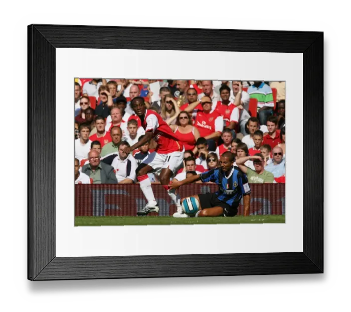 Framed Print : Justin Hoyte (Arsenal) Cesar (Inter) Framed Print : Justin Hoyte (Arsenal) Cesar (Inter)