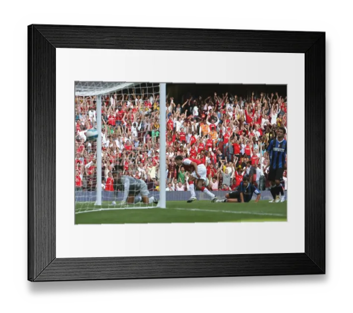 Framed Print : Robin van Perise scores Arsenals 2nd goal Framed Print : Robin van Perise scores Arsenals 2nd goal
