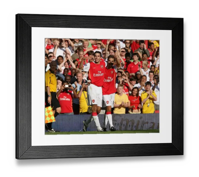 Framed Print : Robin van Perise celebrates scoring Arsenals 2nd goal with Mathieu Flamini