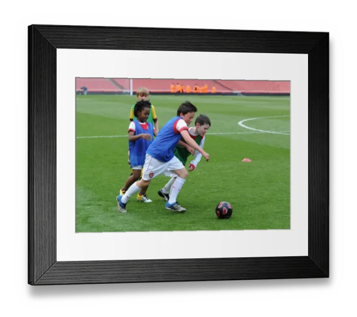 Framed Print : Young Gunners Struggle: Arsenal 1-2 Aston Villa (2011)