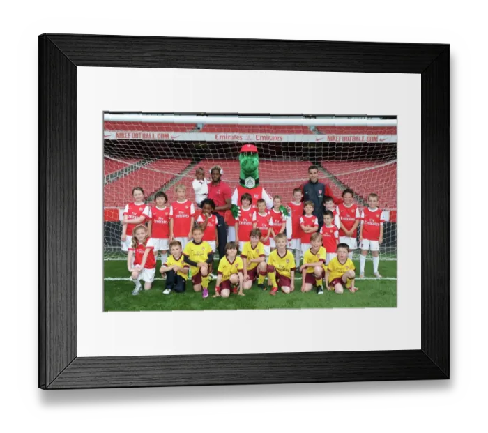 Framed Print : Determined Young Gunners in 1:2 Defeat: Arsenal vs. Aston Villa, 2011 Framed Print : Determined Young Gunners in 1:2 Defeat: Arsenal vs. Aston Villa, 2011
