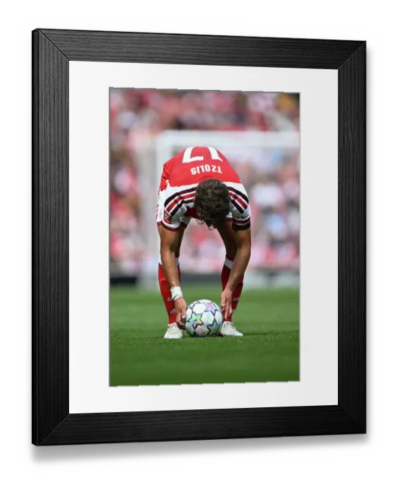 Framed Print : Arsenal FC v Borussia Dortmund - Pre-Season Friendly Framed Print : Arsenal FC v Borussia Dortmund - Pre-Season Friendly