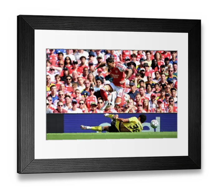 Framed Print : Arsenal FC v Borussia Dortmund - Pre-Season Friendly Framed Print : Arsenal FC v Borussia Dortmund - Pre-Season Friendly