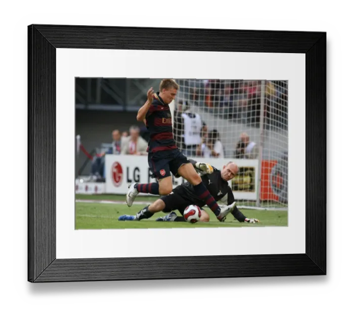 Framed Print : Nicklas Bendtner scores Arsenals 1st goal past Marco Ballotta (Lazio)