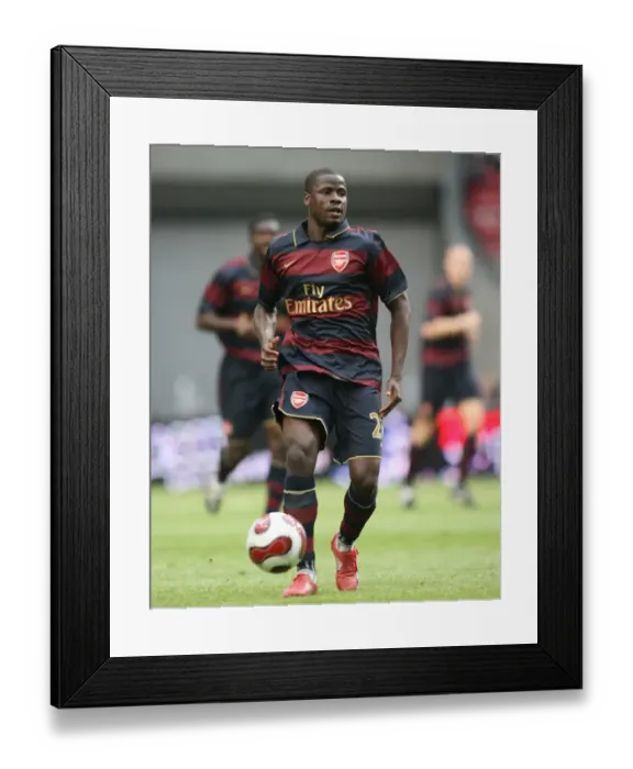 Framed Print : Manu Eboue in Action: Arsenal's 2:1 Win Against Lazio at Amsterdam ArenA (August 2, 2007) Framed Print : Manu Eboue in Action: Arsenal's 2:1 Win Against Lazio at Amsterdam ArenA (August 2, 2007)
