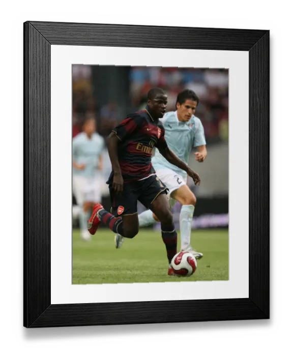 Framed Print : Arsenal's Eboue Clashes with Ledesma in Amsterdam Tournament: Arsenal 2:1 Lazio (Day 1, Amsterdam ArenA, 2 / 8 / 07) Framed Print : Arsenal's Eboue Clashes with Ledesma in Amsterdam Tournament: Arsenal 2:1 Lazio (Day 1, Amsterdam ArenA, 2 / 8 / 07)
