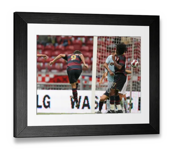 Framed Print : Eduardo scores the 2nd Arsenal goal Framed Print : Eduardo scores the 2nd Arsenal goal