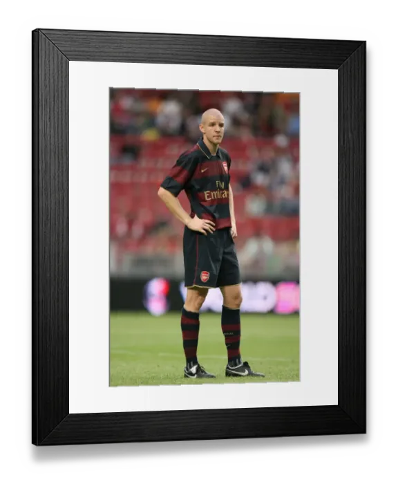 Framed Print : Philippe Senderos in Action: Arsenal's 2-1 Win Over Lazio at Amsterdam ArenA (2007) Framed Print : Philippe Senderos in Action: Arsenal's 2-1 Win Over Lazio at Amsterdam ArenA (2007)