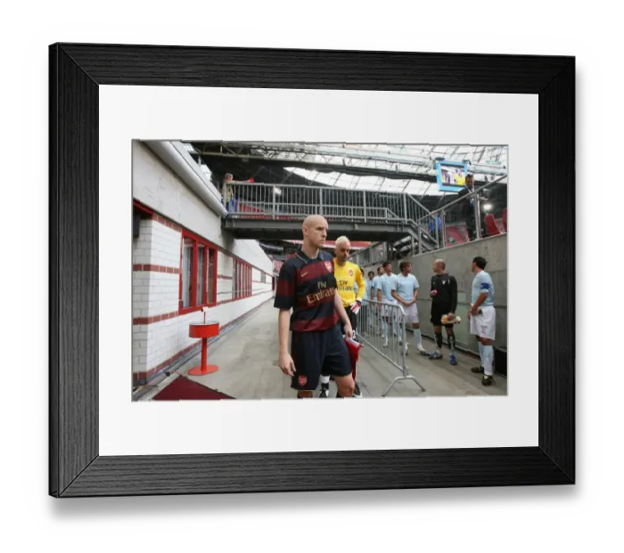 Framed Print : Arsenal's Philippe Senderos Leads the Way in 2-1 Victory over Lazio at Amsterdam ArenA (2007) Framed Print : Arsenal's Philippe Senderos Leads the Way in 2-1 Victory over Lazio at Amsterdam ArenA (2007)