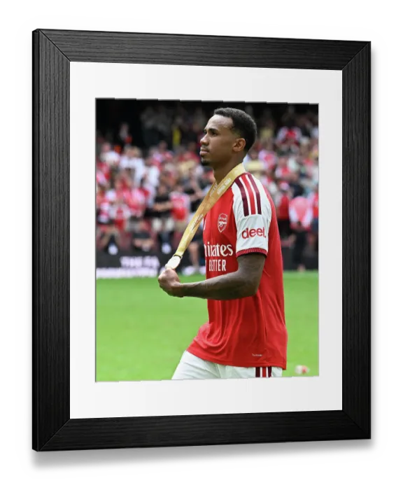Framed Print : Arsenal v Manchester City - 2026 FA Community Shield Framed Print : Arsenal v Manchester City - 2026 FA Community Shield