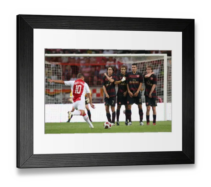 Framed Print : Tomas Rosicky, Mathieu Flamin, Robin van Persie and Alex Hleb in the Arsenal wall Framed Print : Tomas Rosicky, Mathieu Flamin, Robin van Persie and Alex Hleb in the Arsenal wall