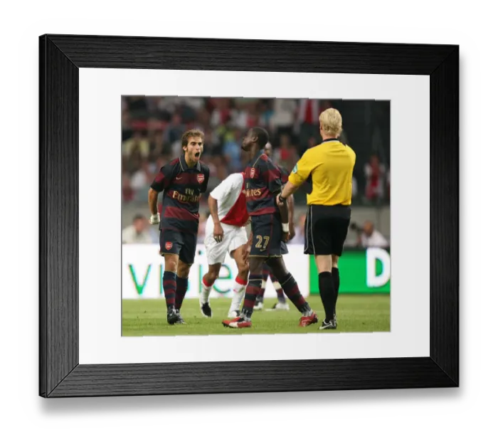 Framed Print : Mathieu Flamini (Arsenal) argues with the referee