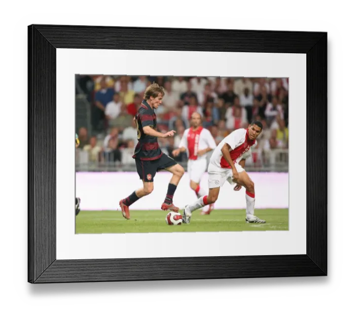 Framed Print : Alex Hleb (Arsenal) Hedwiges Maduro (Ajax) Framed Print : Alex Hleb (Arsenal) Hedwiges Maduro (Ajax)