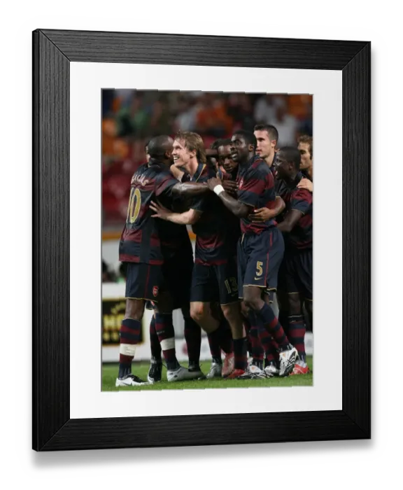 Framed Print : Robin van Persie celebrates scoring the Arsenal goal with William Gallas