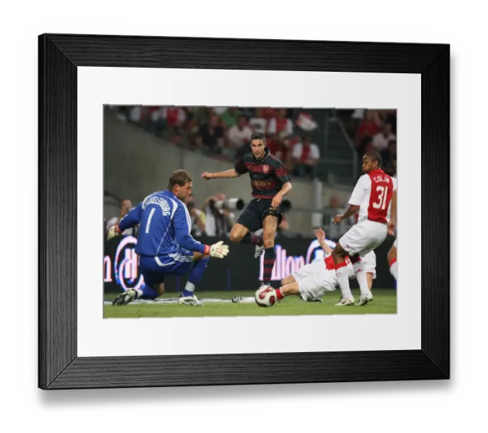 Framed Print : Robin van Persie (Arsenal) Maarten Stekelenburg and Colin (Ajax) Framed Print : Robin van Persie (Arsenal) Maarten Stekelenburg and Colin (Ajax)