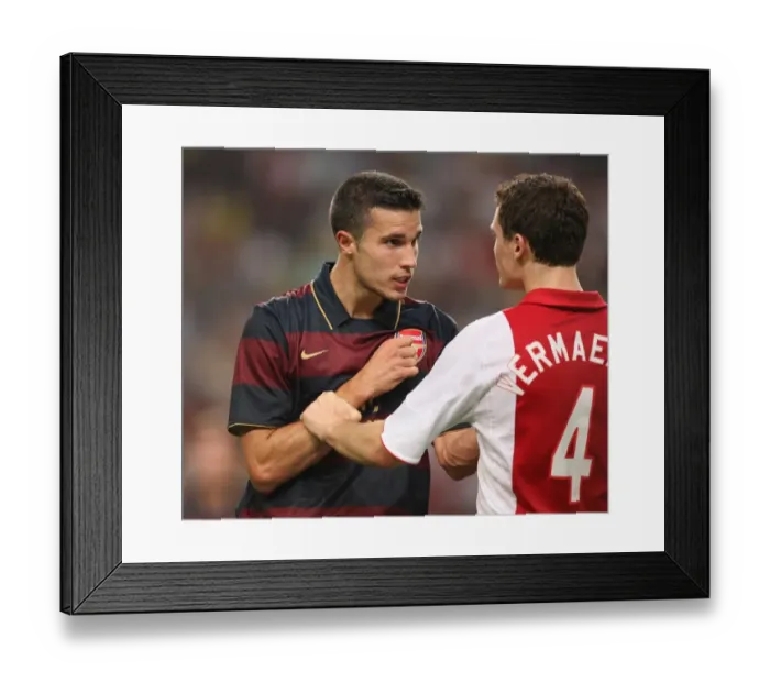Framed Print : Robin van Persie (Arsenal) Thomas Vermaelen (Ajax)