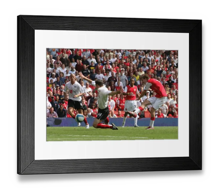 Framed Print : Alex Hleb shoots past Fulham defender Chris Baird to score the 2nd Arsenal goal Framed Print : Alex Hleb shoots past Fulham defender Chris Baird to score the 2nd Arsenal goal