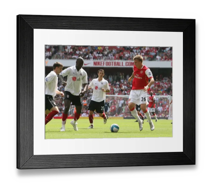 Framed Print : Nicklas Bendtner (Arsenal) Chris Baird, Papa Diop and Simon Davies (Fulham)