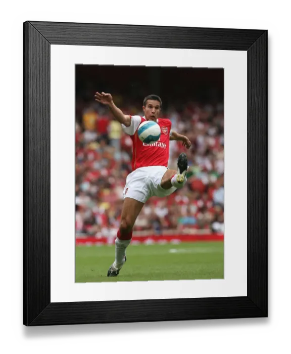 Framed Print : Robin van Persie's Strike: Arsenal's 2-1 Victory Over Fulham, 2007