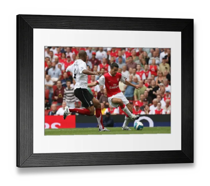 Framed Print : Robin van Persie (Arsenal) Zat Knight (Fulham) Framed Print : Robin van Persie (Arsenal) Zat Knight (Fulham)