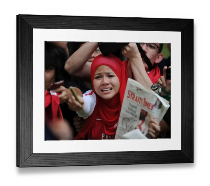 Framed Print : Arsenal Fans Rally at Suajuna Hotel, Kuala Lumpur, 2011