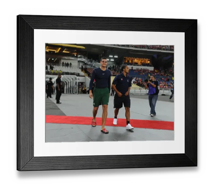 Framed Print : Vito Mannone and Theo Walcott (Arsenal). Suajuna Hotel, Kuala Lumpur, Malaysia, 13  /  7  /  2011