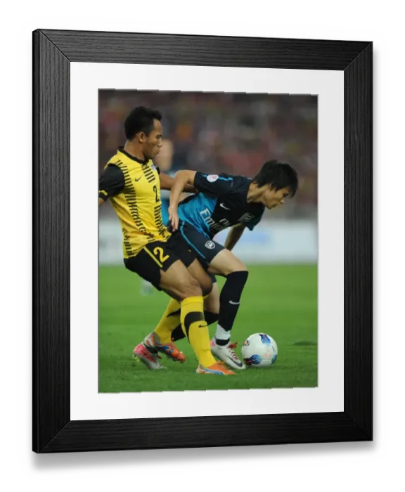 Framed Print : Ryo Miyaichi (Arsenal) Mahalli Jasuli (Malaysia). Suajuna Hotel, Kuala Lumpur, Malaysia, 13 / 7 / 2011 Framed Print : Ryo Miyaichi (Arsenal) Mahalli Jasuli (Malaysia). Suajuna Hotel, Kuala Lumpur, Malaysia, 13 / 7 / 2011