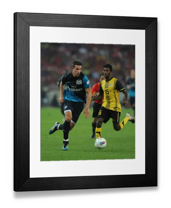 Framed Print : Robin van Persie (Arsenal) Mohd Muslin (Malaysia). Malaysia XI 0: 4 Arsenal Framed Print : Robin van Persie (Arsenal) Mohd Muslin (Malaysia). Malaysia XI 0: 4 Arsenal