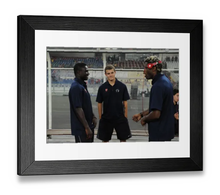 Framed Print : Jack Wilshere, Emmanuel Frimpong and Alex Song(Arsenal). Malaysia XI 0: 4 Arsenal