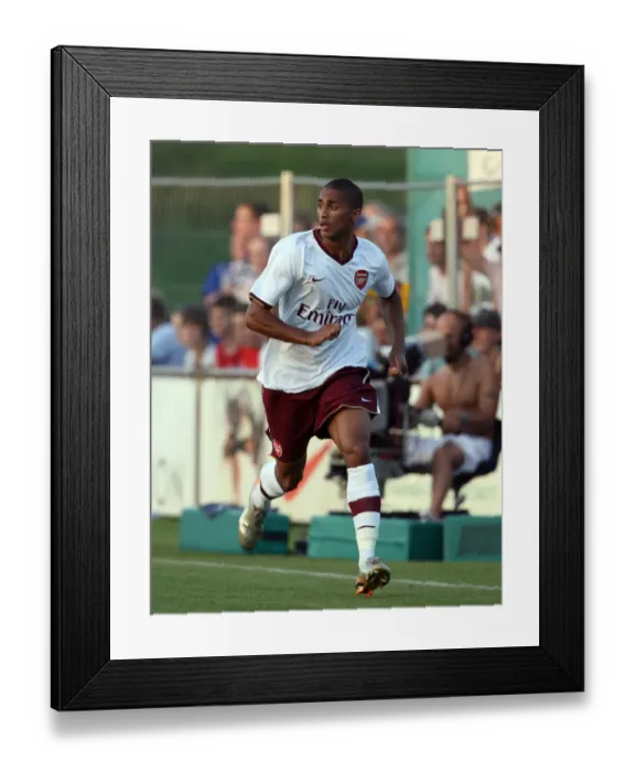 Framed Print : Armand Traore in Action: Arsenal's 3:0 Victory over Genclerbirligi, Austria 2007