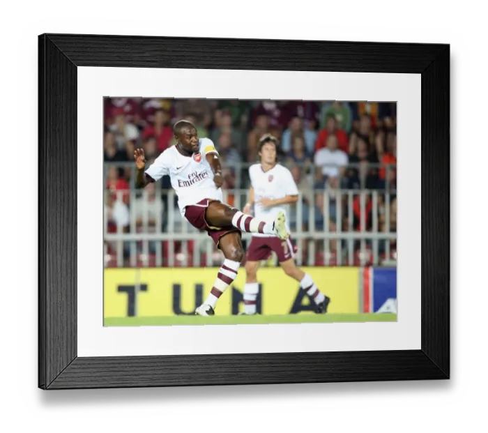 Framed Print : William Gallas Leadership: Arsenal's 2-0 Win Over Sparta Prague in Champions League Qualifier, 2007