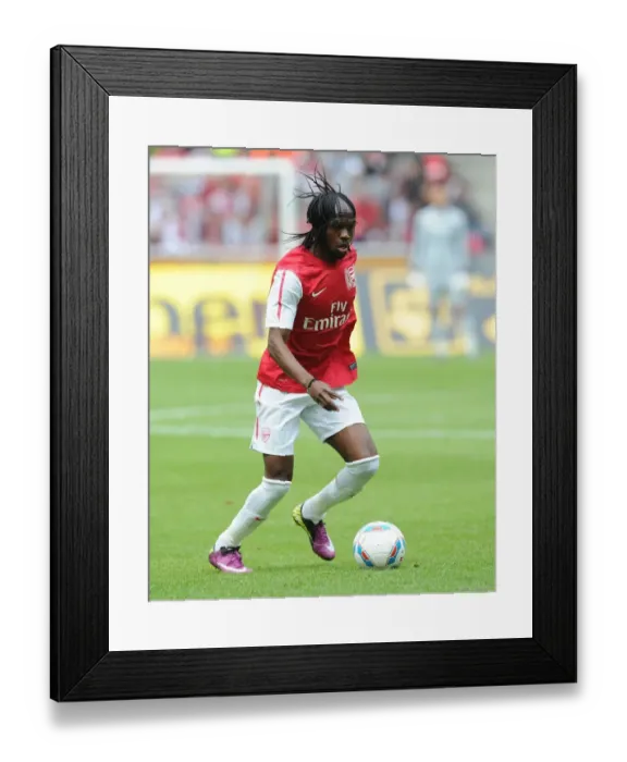 Framed Print : Gervinho in Action: Cologne vs Arsenal Pre-Season Friendly Framed Print : Gervinho in Action: Cologne vs Arsenal Pre-Season Friendly