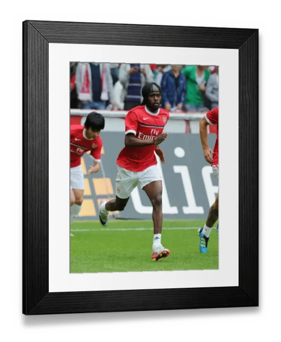 Framed Print : Gervinho in Action: Arsenal vs. Cologne Pre-Season Friendly Framed Print : Gervinho in Action: Arsenal vs. Cologne Pre-Season Friendly