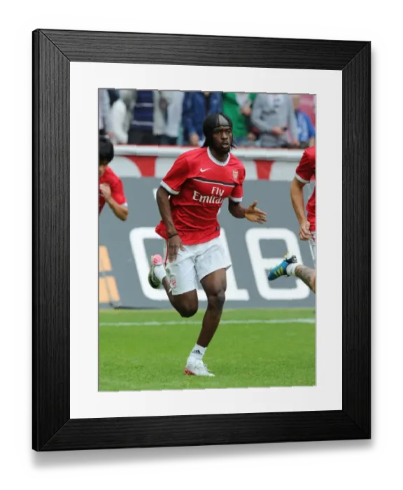 Framed Print : Gervinho in Action: Arsenal vs. Cologne, 2011
