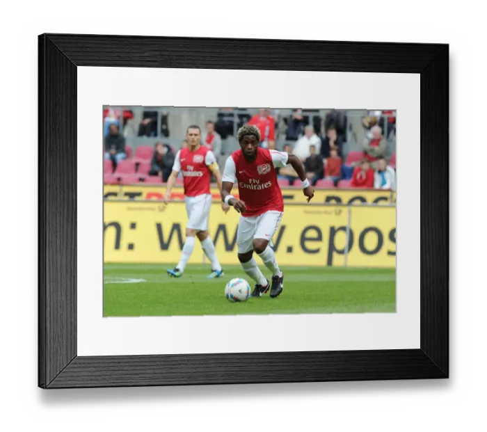 Framed Print : Alex Song in Action: Arsenal vs. Cologne Pre-Season Friendly