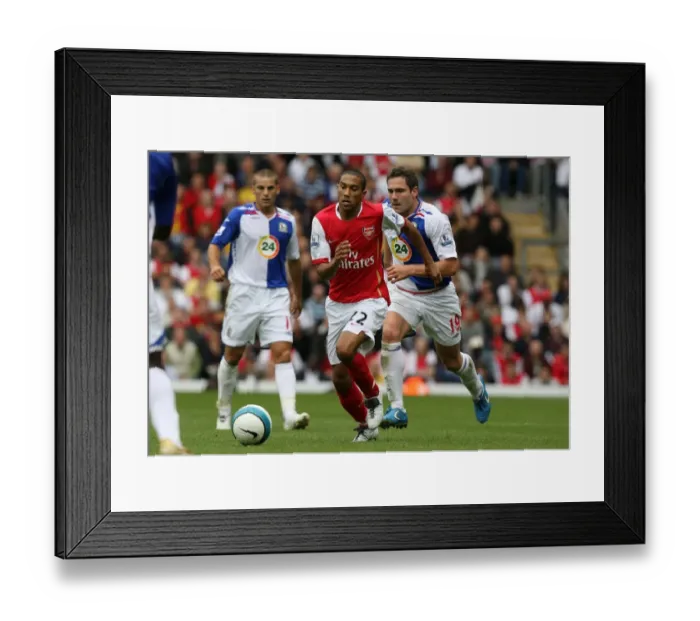 Framed Print : Gael Clichy (Arsenal) David Dunn (Blackburn Rovers)