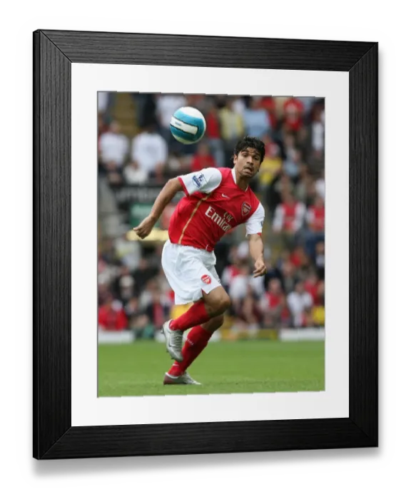 Framed Print : Eduardo's Determined Battle: Blackburn Rovers vs Arsenal, 1-1, Premier League, 2007