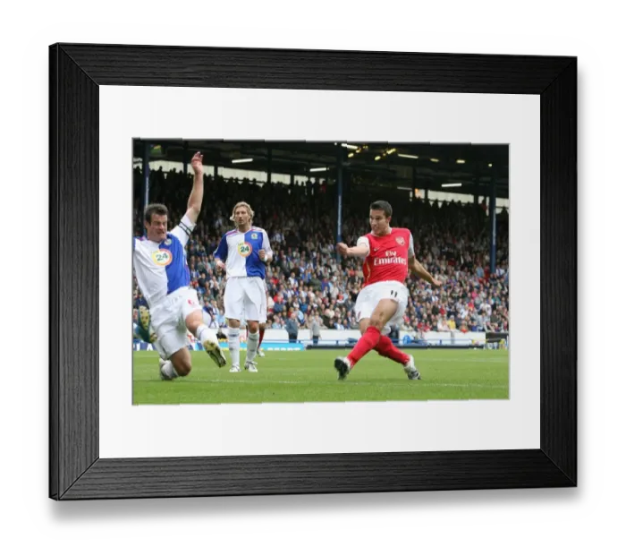 Framed Print : Robin van Persie's Dramatic Equalizer at Ewood Park: Arsenal 1-1 Blackburn (2007)