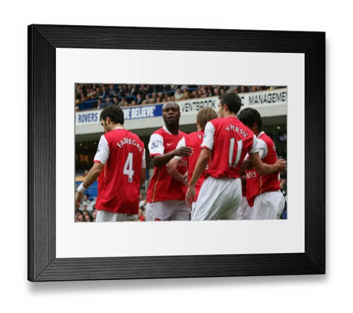 Framed Print : Robin van Persie celebrates scoring the Arsenal goal with Alex Hleb