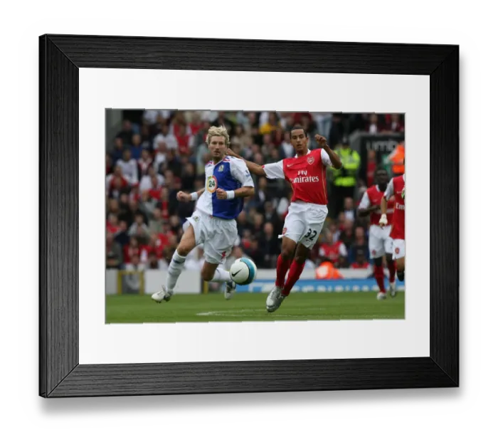 Framed Print : Theo Walcott (Arsenal) Robbie Savage (Arsenal)