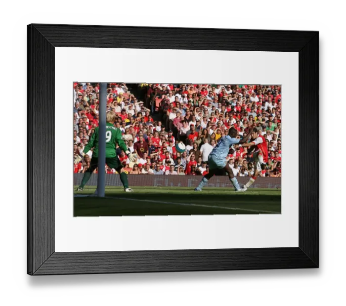 Framed Print : Cesc Fabregas's Epic Goal: Arsenal's 1-0 Victory over Manchester City, 2007