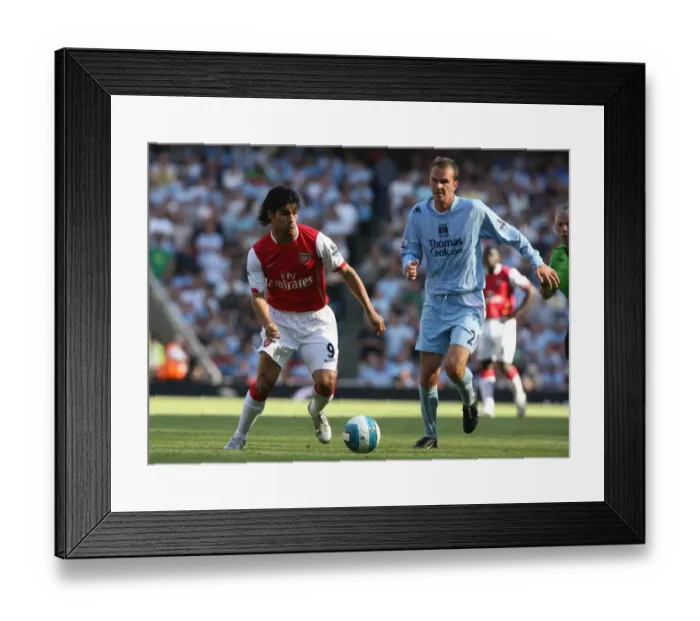 Framed Print : Eduardo (Arsenal) Dietmar Hamann (Man City) Framed Print : Eduardo (Arsenal) Dietmar Hamann (Man City)