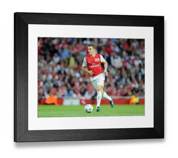 Framed Print : Thomas Vermaelen (Arsenal). Arsenal 1: 0 Udinese. UEFA Champins League Qualifying Round, 1st leg