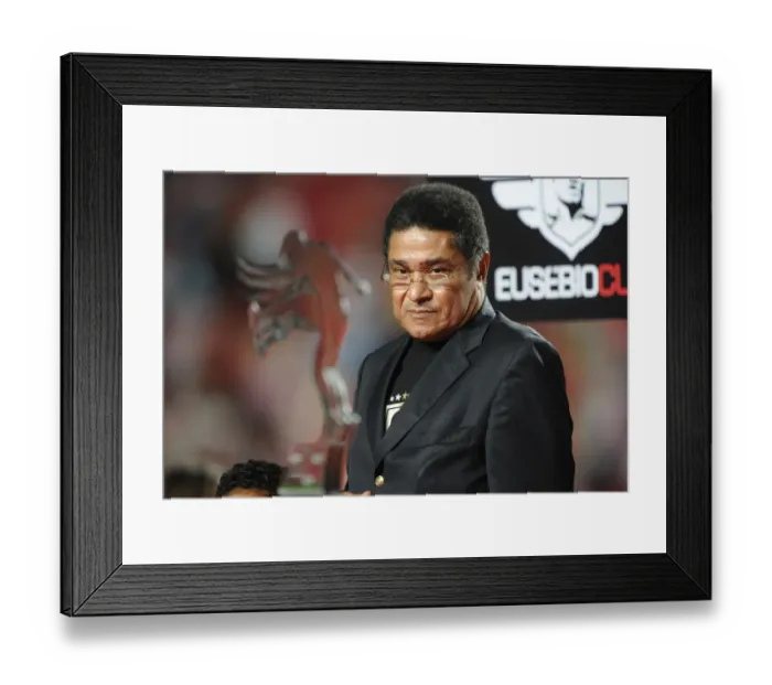 Framed Print : Benfica vs. Arsenal: Eusebio's Legacy Revisited (2011-12 Pre-Season Friendly, Lisbon) Framed Print : Benfica vs. Arsenal: Eusebio's Legacy Revisited (2011-12 Pre-Season Friendly, Lisbon)