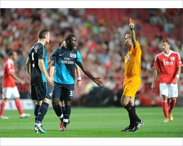 Arsenal's Vermaelen and Frimpong Clash with Referee Gomes in Benfica Friendly
