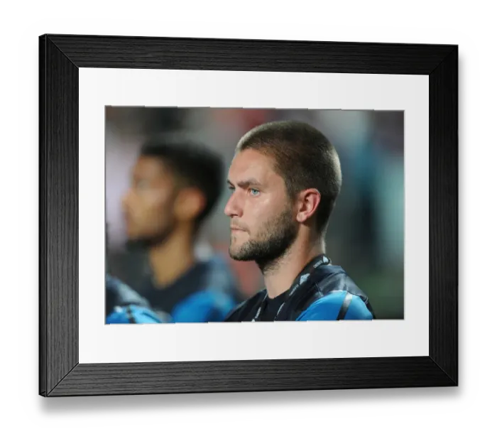 Framed Print : Henri Lansbury: Clash at Estadio da Luz - Benfica vs. Arsenal Pre-Season Friendly, 2011 Framed Print : Henri Lansbury: Clash at Estadio da Luz - Benfica vs. Arsenal Pre-Season Friendly, 2011