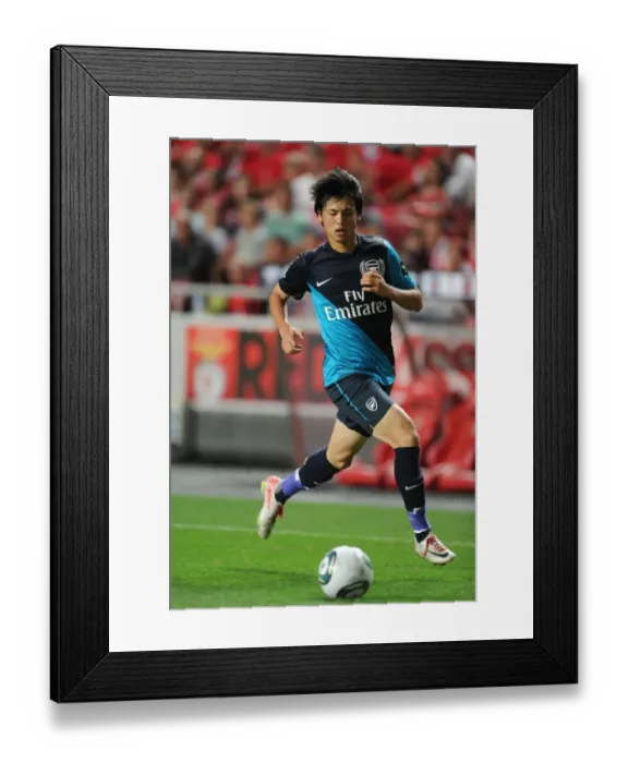 Framed Print : Miyaichi Shines in Benfica vs. Arsenal Pre-Season Friendly (2011) Framed Print : Miyaichi Shines in Benfica vs. Arsenal Pre-Season Friendly (2011)