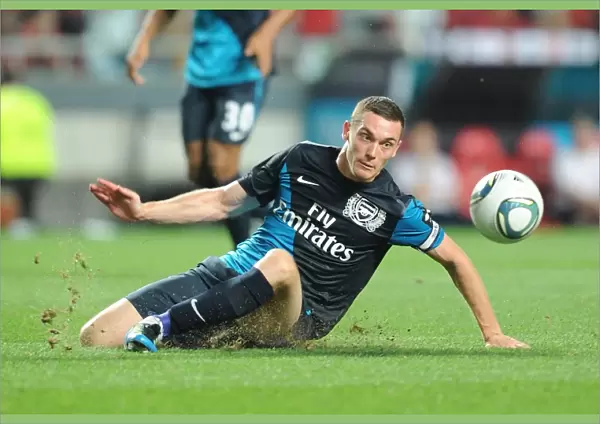 Thomas Vermaelen of Arsenal in Action against Benfica (2011-12)